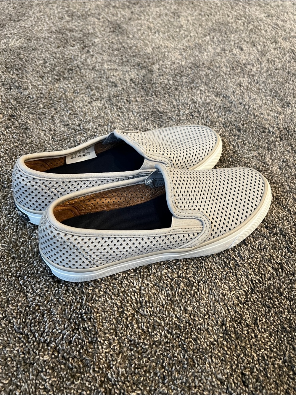 Women’s Size 6 Sperry Slip Ons